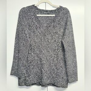 89th & Madison Black and White Crew Neck Sweater